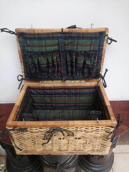 Baskets & Boxes Beautiful cane picnic basket. for sale in Johannesburg (ID592024081)